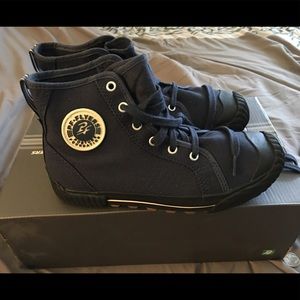 PF Flyers Hi-top size 6 boys/mens, 7 1/2 women